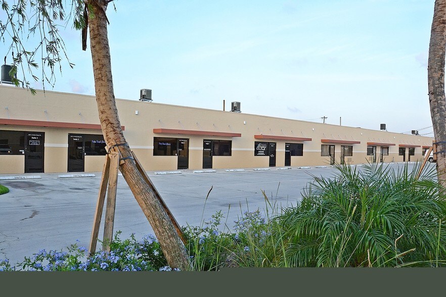 More Photos Of 1025 N Florida Mango Rd, West Palm Beach Unknown For Lease