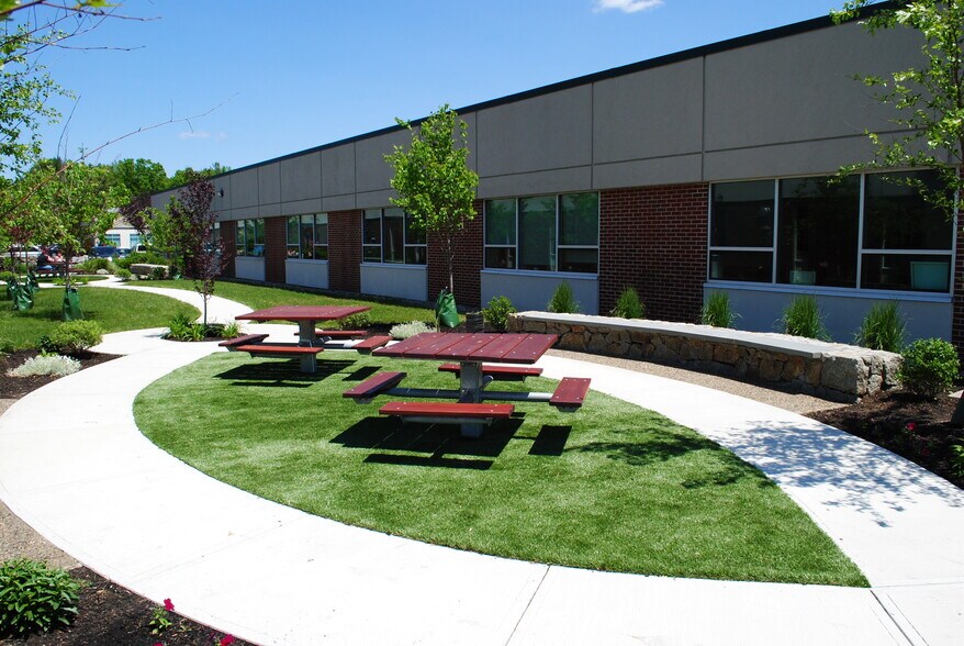 More Photos Of 60 Concord St, Wilmington Office For Lease