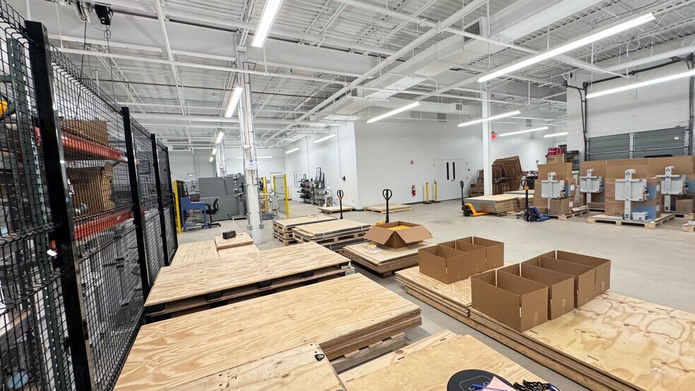 More Photos Of 100 Cambridge St, Charlestown Light Manufacturing For Lease