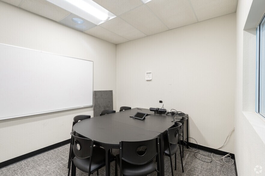 More Photos Of 1933 Davis St, San Leandro Unknown For Lease