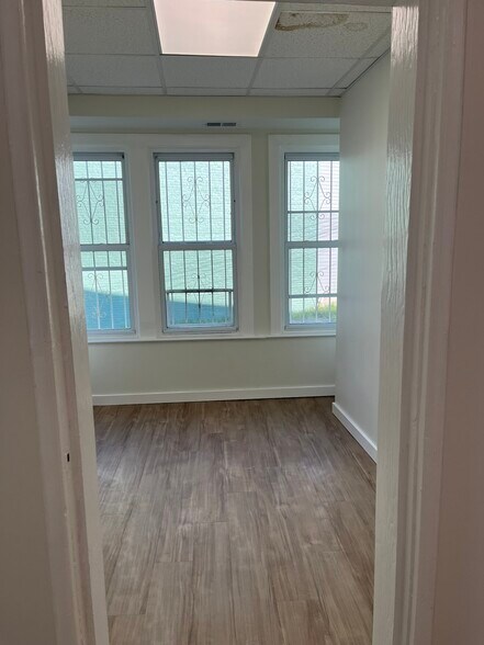 More Photos Of 5 Barney Cir SE, Washington Medical For Lease