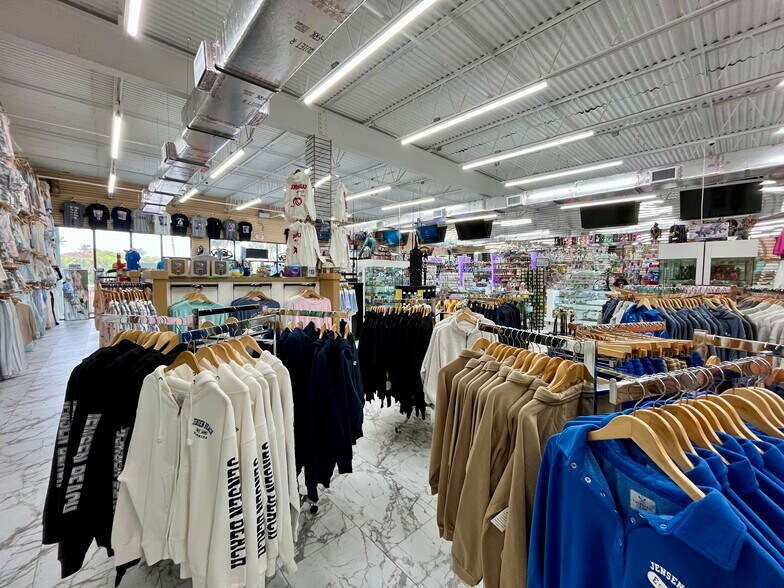 More Photos Of 4392 NE Ocean Blvd, Jensen Beach Storefront Retail Office For Lease