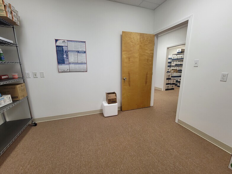 More Photos Of 3333 Louisa St, Catlettsburg Freestanding For Lease