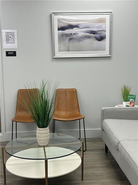 More Photos Of 2 Robinson Plz, Pittsburgh Office Residential For Lease