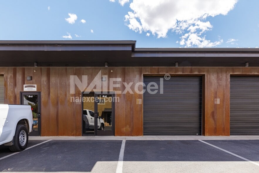 More Photos Of 1250 W Sunset Blvd, St George Warehouse For Lease