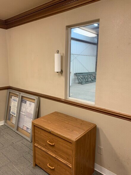 More Photos Of 12708 Montana Ave, El Paso Warehouse For Lease