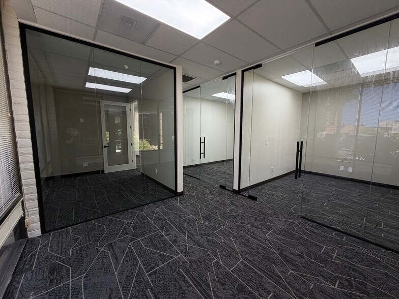 More Photos Of 110 Harding Blvd, Roseville Loft Creative Space For Sale