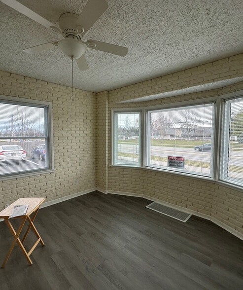 More Photos Of 5454 N Hamilton Rd, Gahanna Storefront Retail Office For Lease