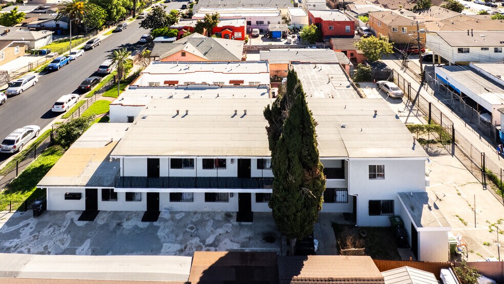 More Photos Of 732 W 76th St, Los Angeles Apartments For Sale