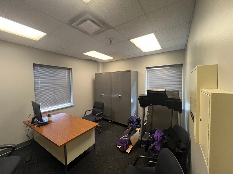 More Photos Of 3017 W 17th St, Erie Warehouse For Sale