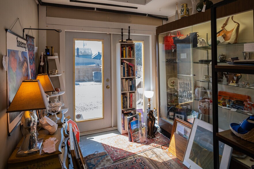 More Photos Of 3301 Franklin Ave, Millbrook General Retail For Sale