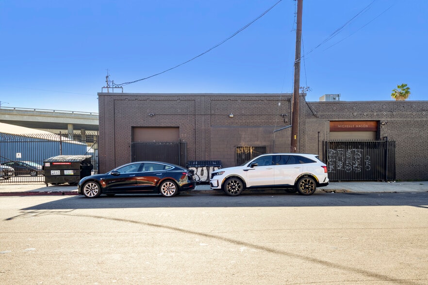 Primary Photo Of 2448 E 8th St, Los Angeles Warehouse For Lease