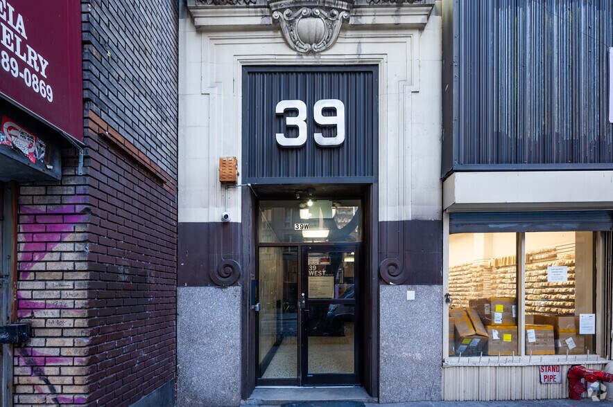 More Photos Of 39 W 29th St, New York Office For Sale