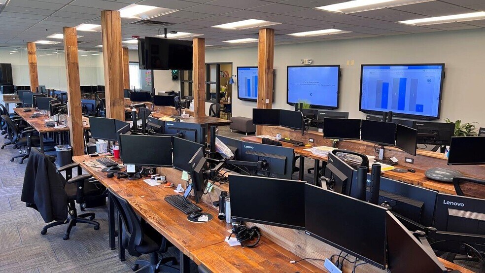 More Photos Of 3813 Illinois Ave, St Charles Office For Sale