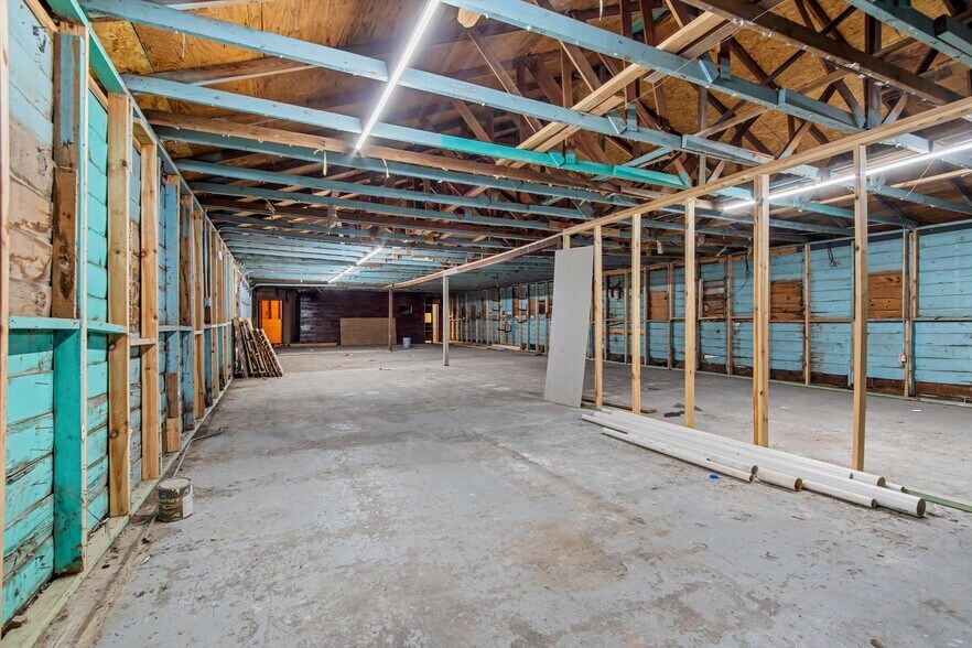 More Photos Of 605 Martin Luther King Junior Dr, Temple Warehouse For Sale