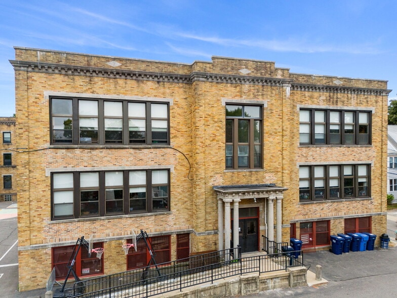 More Photos Of 21 Notre Dame Ave, Cambridge Unknown For Lease