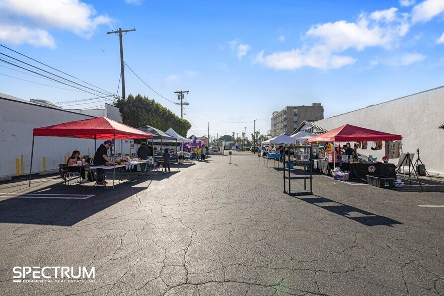 More Photos Of 6451-6453 Van Nuys Blvd, Van Nuys Storefront For Lease