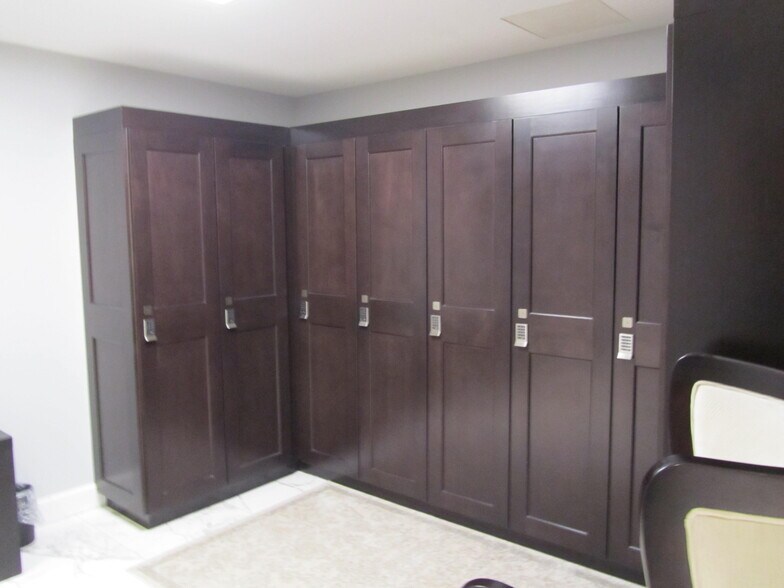 More Photos Of 1 N Main St, Fond Du Lac Hotel For Lease