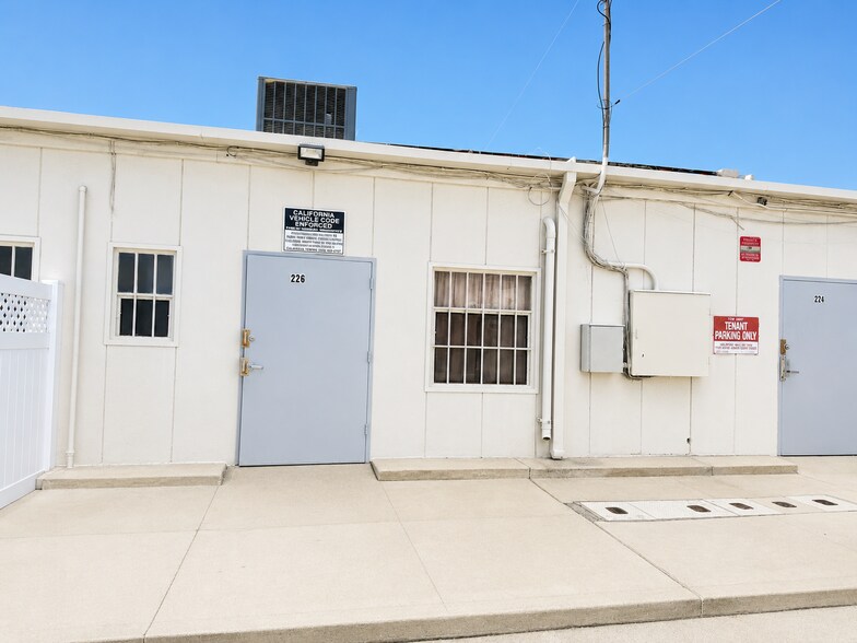 More Photos Of 220-228 S Glendora Ave, West Covina Storefront Retail Office For Lease
