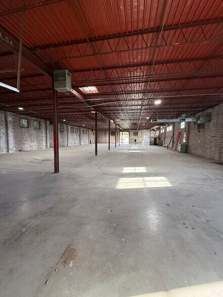 More Photos Of 2005 E 7th Pl, Tulsa Warehouse For Lease