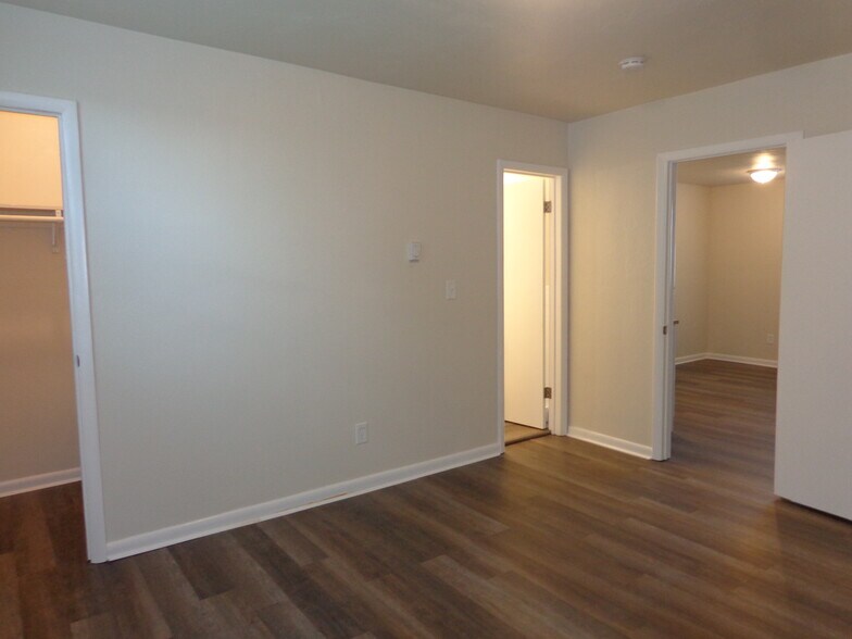More Photos Of 5537 Iowa Ave, Norfolk Apartments For Sale