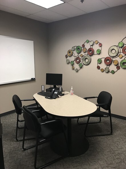 More Photos Of 4700 Tama St SE, Cedar Rapids Freestanding For Lease