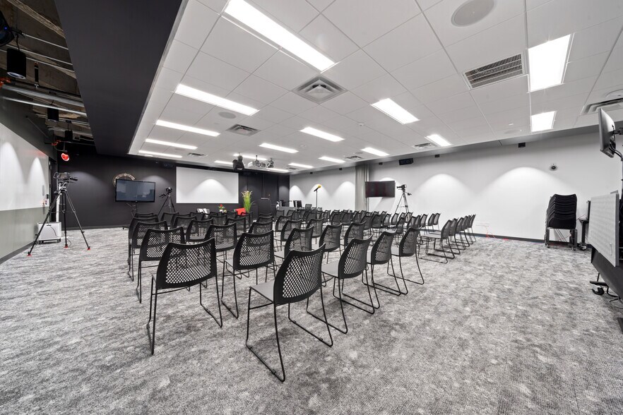 More Photos Of 7620 Guadalupe St, Austin Office For Lease