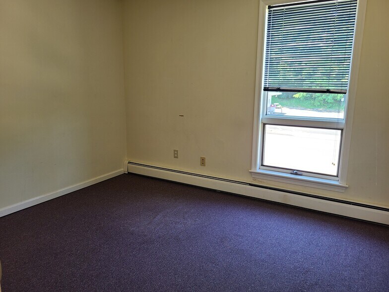 More Photos Of 349 York Rd, Willow Grove Medical For Lease
