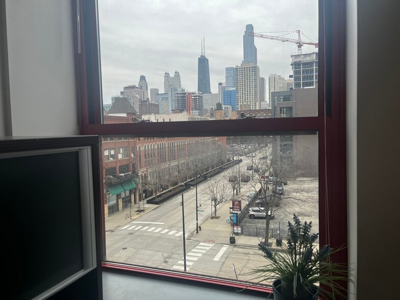 More Photos Of 409 W Huron St, Chicago Loft Creative Space For Lease