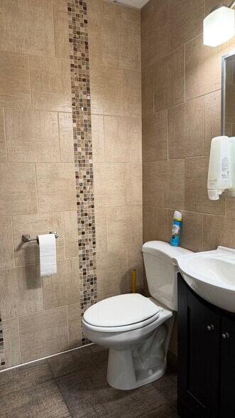 More Photos Of 5201 S 19th St, Lincoln Warehouse For Sale