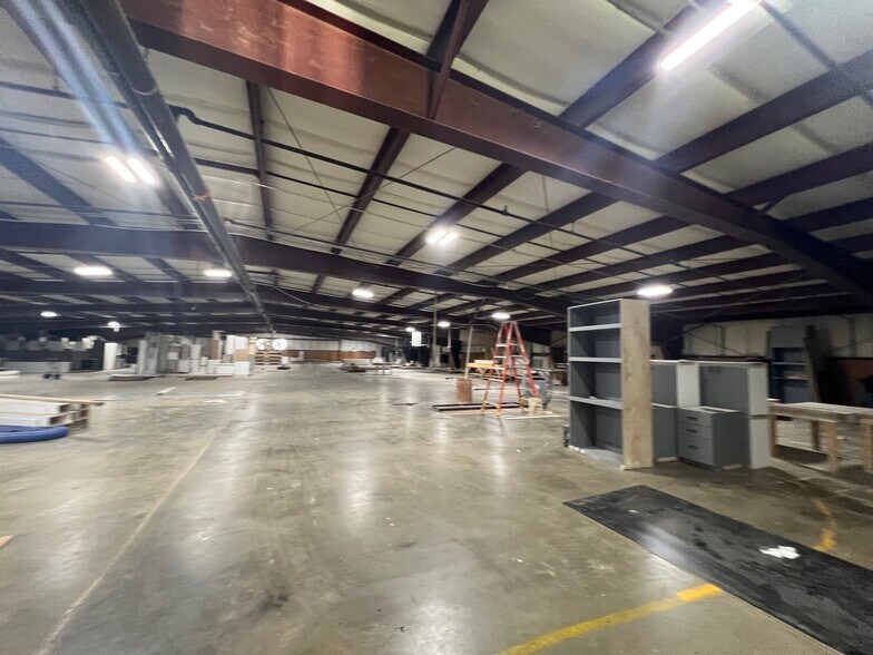 More Photos Of 1440 N Fifth St, Madison Warehouse For Lease