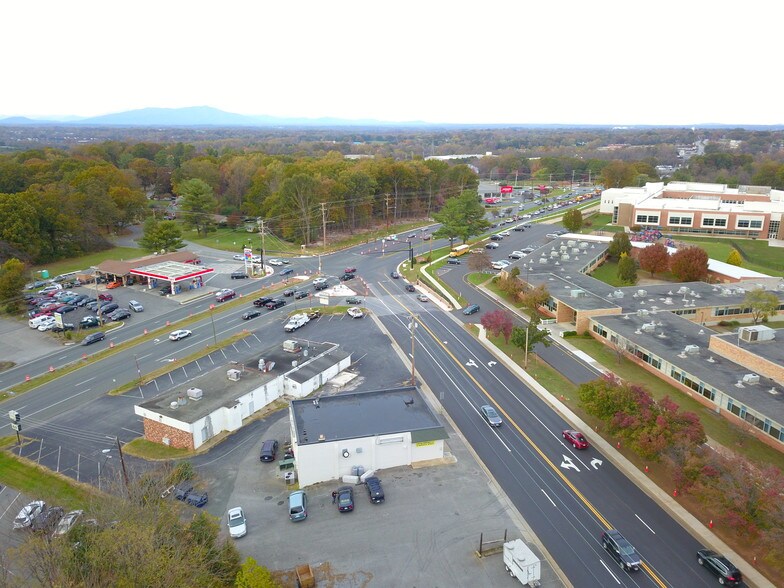 More Photos Of 7106 Timberlake Rd, Lynchburg General Retail For Sale