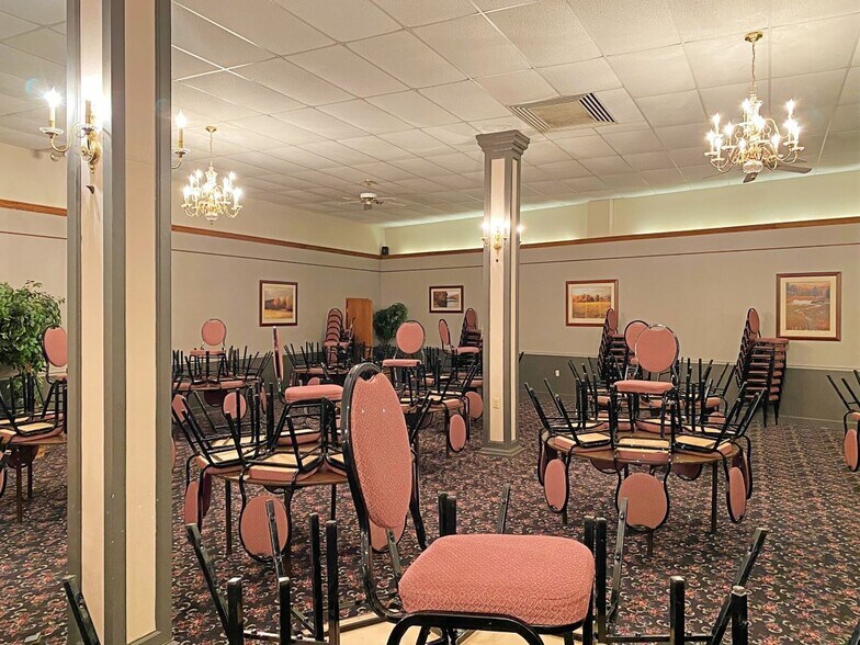 More Photos Of 872 E Michigan Ave, Marshall Freestanding For Sale