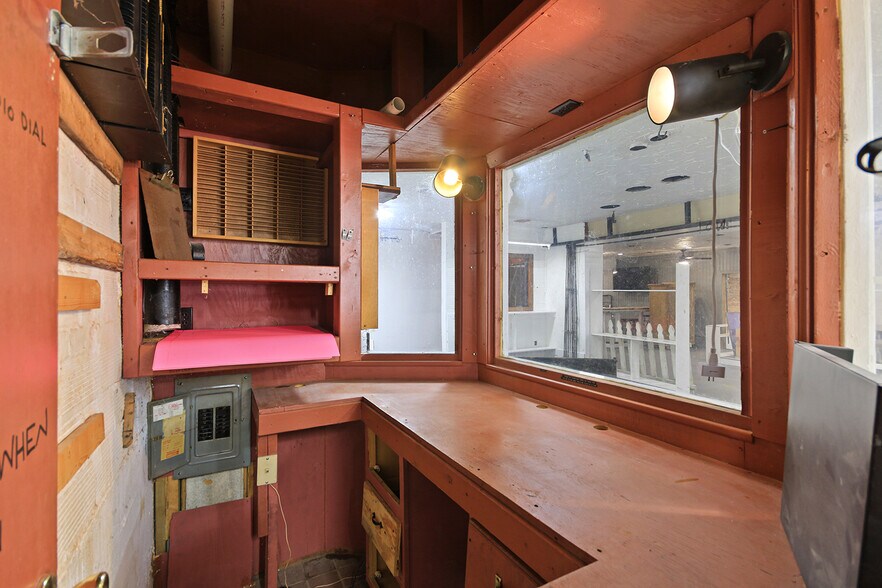 More Photos Of 105 Coal st, Mexico Specialty For Sale