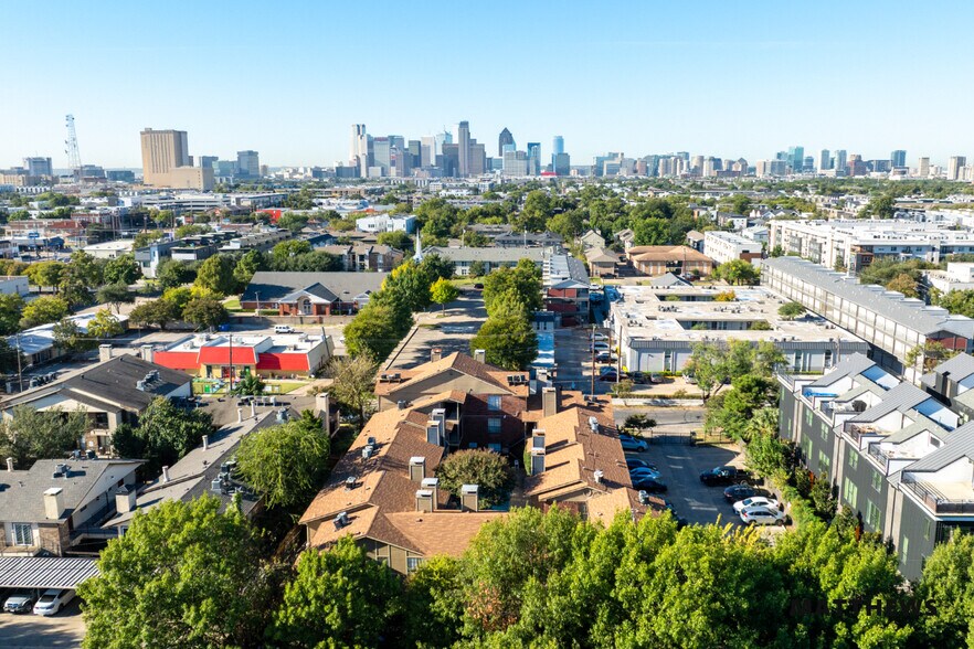 More Photos Of 1820 N Garrett Ave, Dallas Apartments For Sale