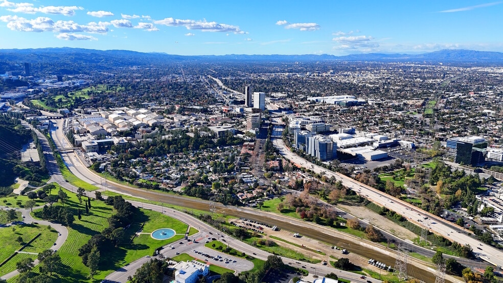 More Photos Of 2912 W Riverside Dr, Burbank Apartments For Sale