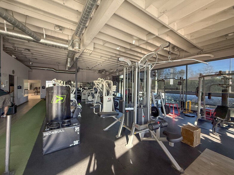 More Photos Of 3233-3249 Associated Rd, Fullerton Storefront Retail Office For Lease