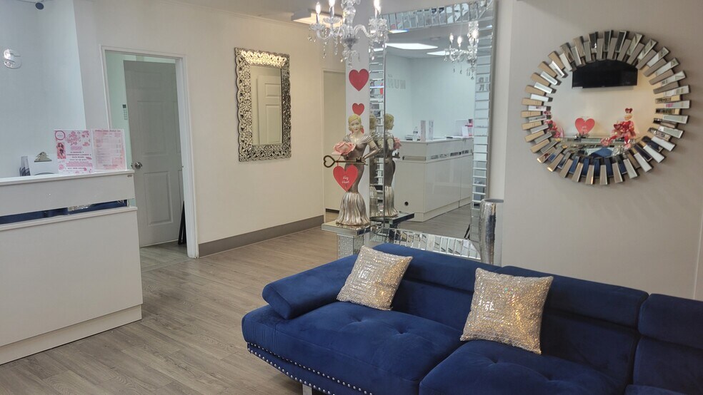 More Photos Of 365 Broadway, Amityville Medical For Lease