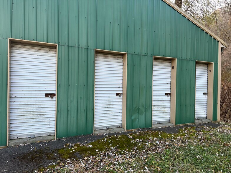 More Photos Of 4465 Main st, Millport Flex For Sale