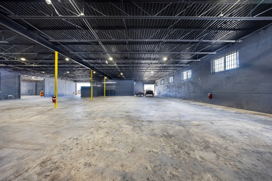 More Photos Of 2450-2460 NW 151st St, Miami Warehouse For Lease