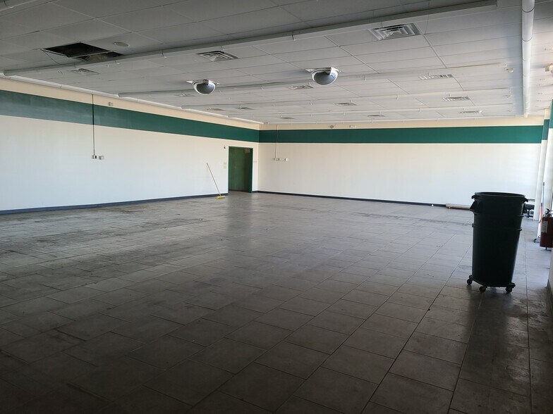 More Photos Of 1115 W Veterans Memorial Blvd, Killeen Auto Dealership For Lease