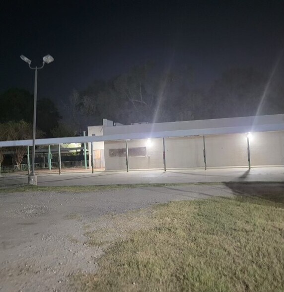 More Photos Of 7303 S Lake Houston Pky, Houston Fast Food For Lease