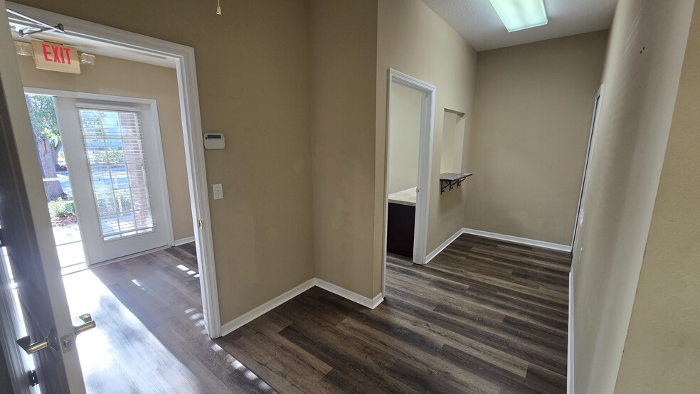 More Photos Of 2649 Windguard Cir, Zephyrhills Medical For Lease