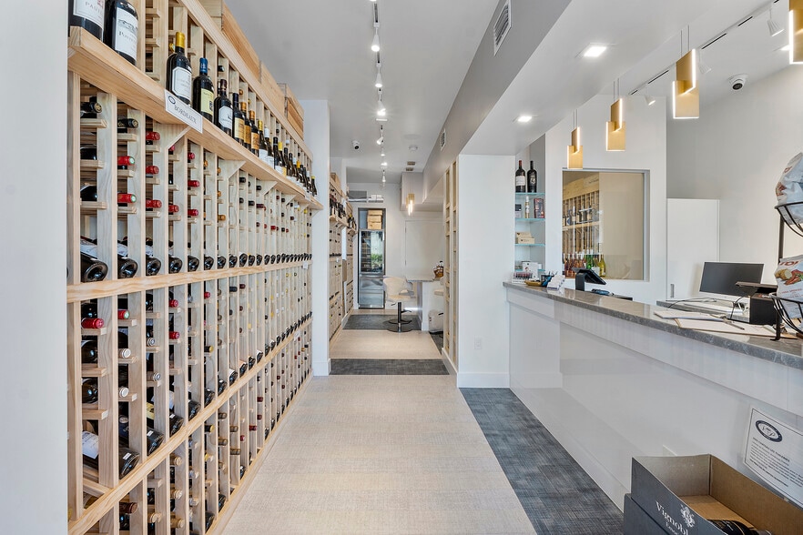 More Photos Of 75 SE 4th Ave, Delray Beach Storefront Retail Office For Lease