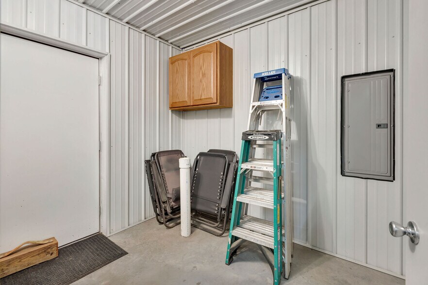 More Photos Of 7754 S State Route 73, Wilmington Flex For Lease