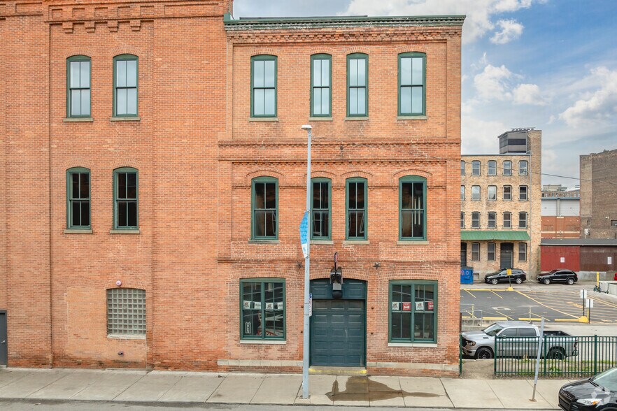 More Photos Of 619 Monroe St, Toledo Loft Creative Space For Lease