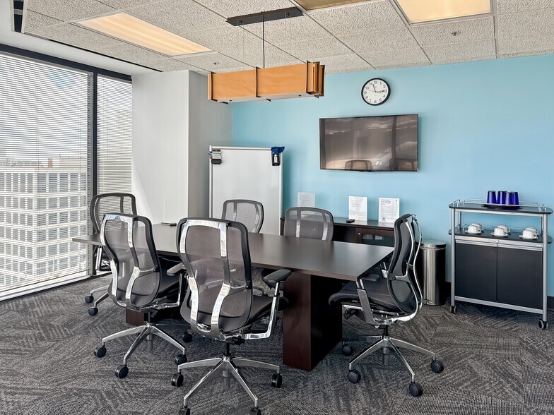 More Photos Of 650 Poydras St, New Orleans Coworking Space