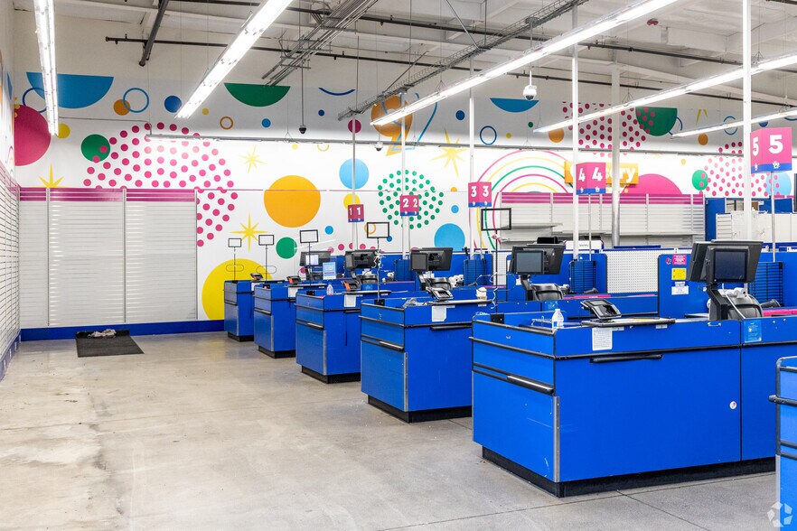 More Photos Of 11040 W Pico Blvd, Los Angeles Freestanding For Lease