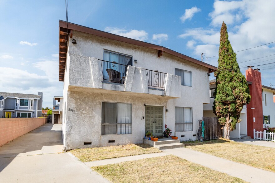 More Photos Of 2013 Ruhland Ave, Redondo Beach Apartments For Sale