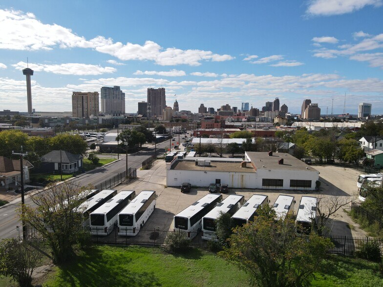 More Photos Of 1505 E Houston St, San Antonio Truck Terminal For Lease